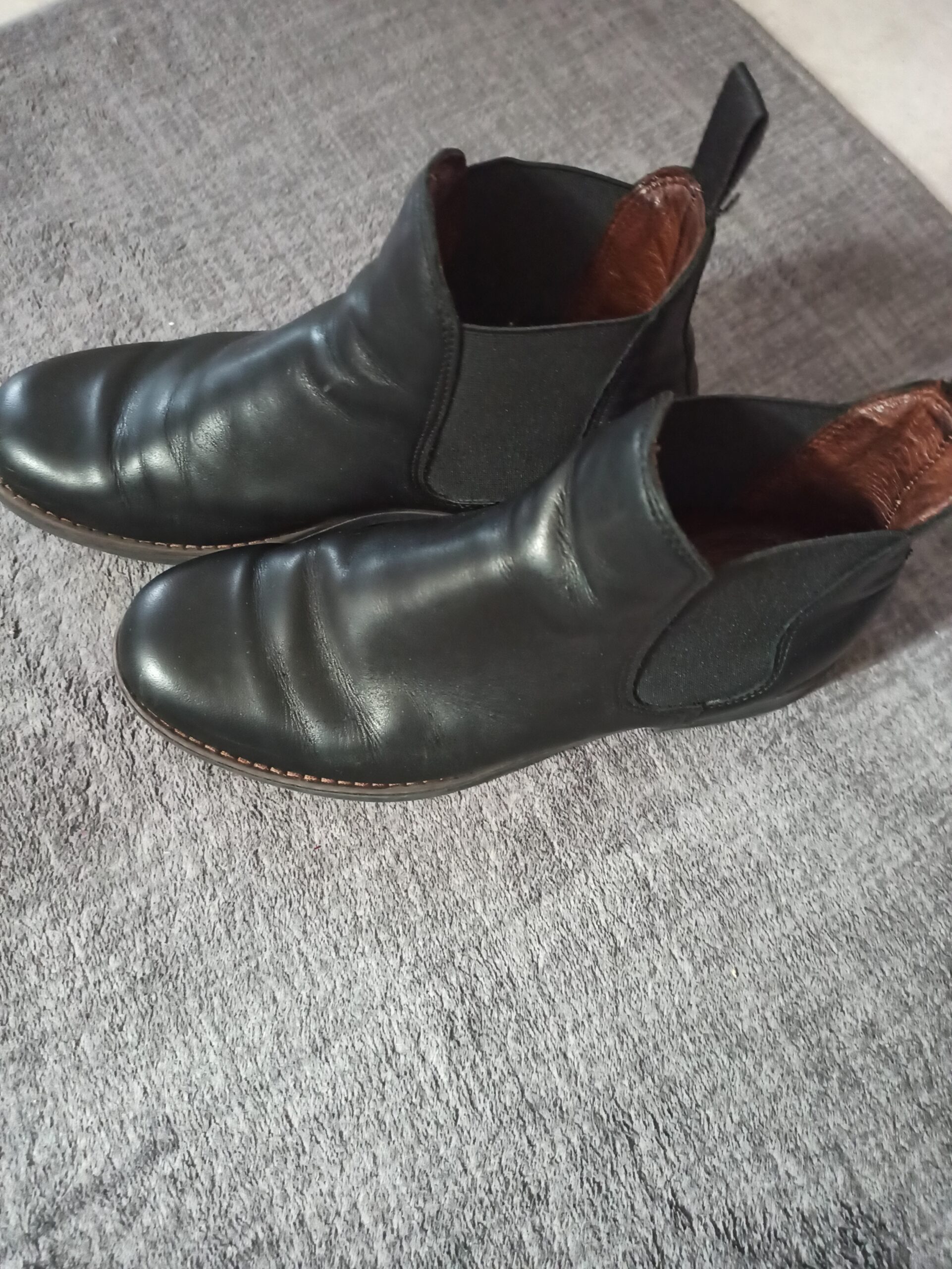 Cizme scurte Dame Marimea 37.