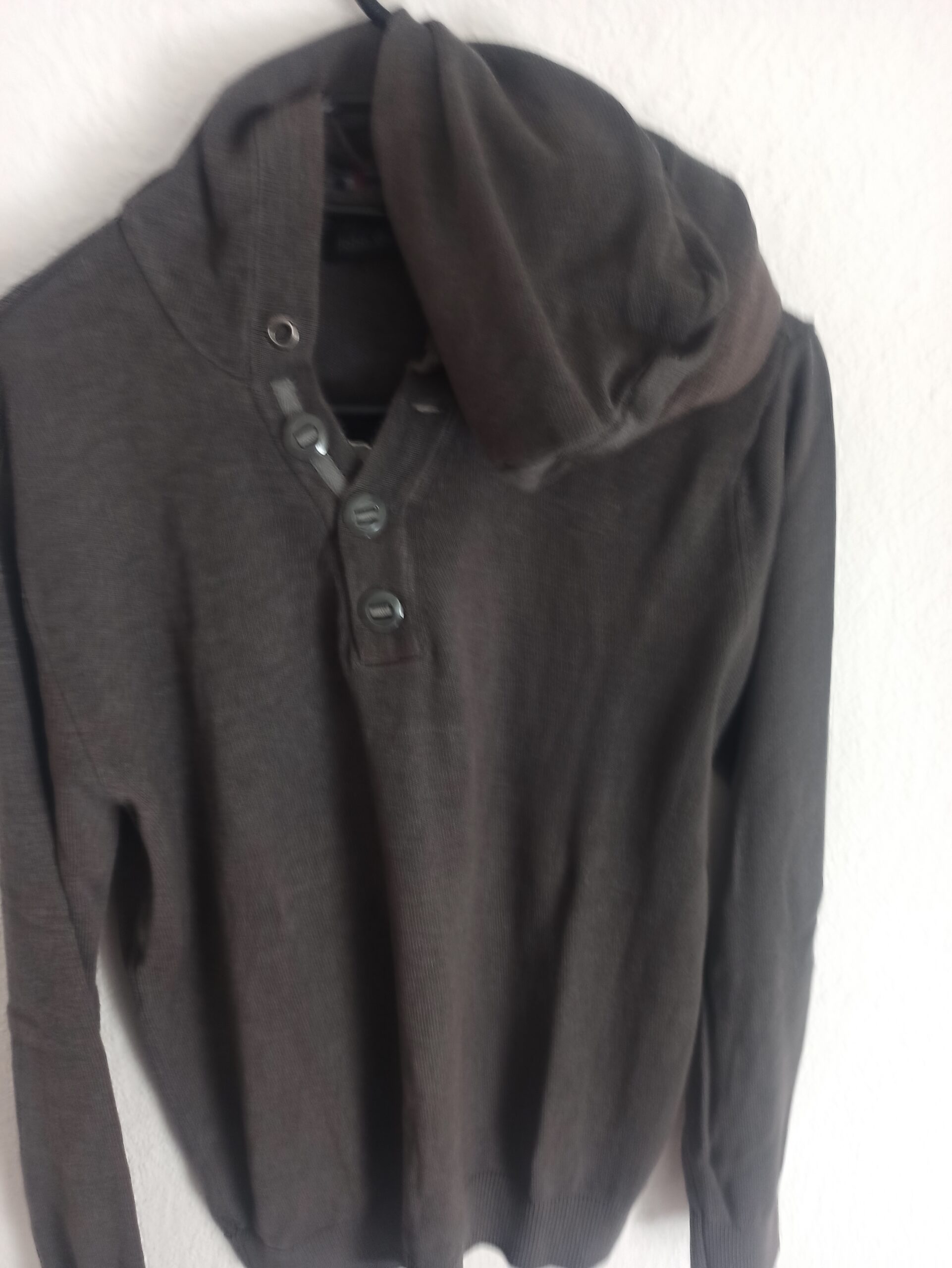 Bluza Sport pentru baieti marime S. Gratis.