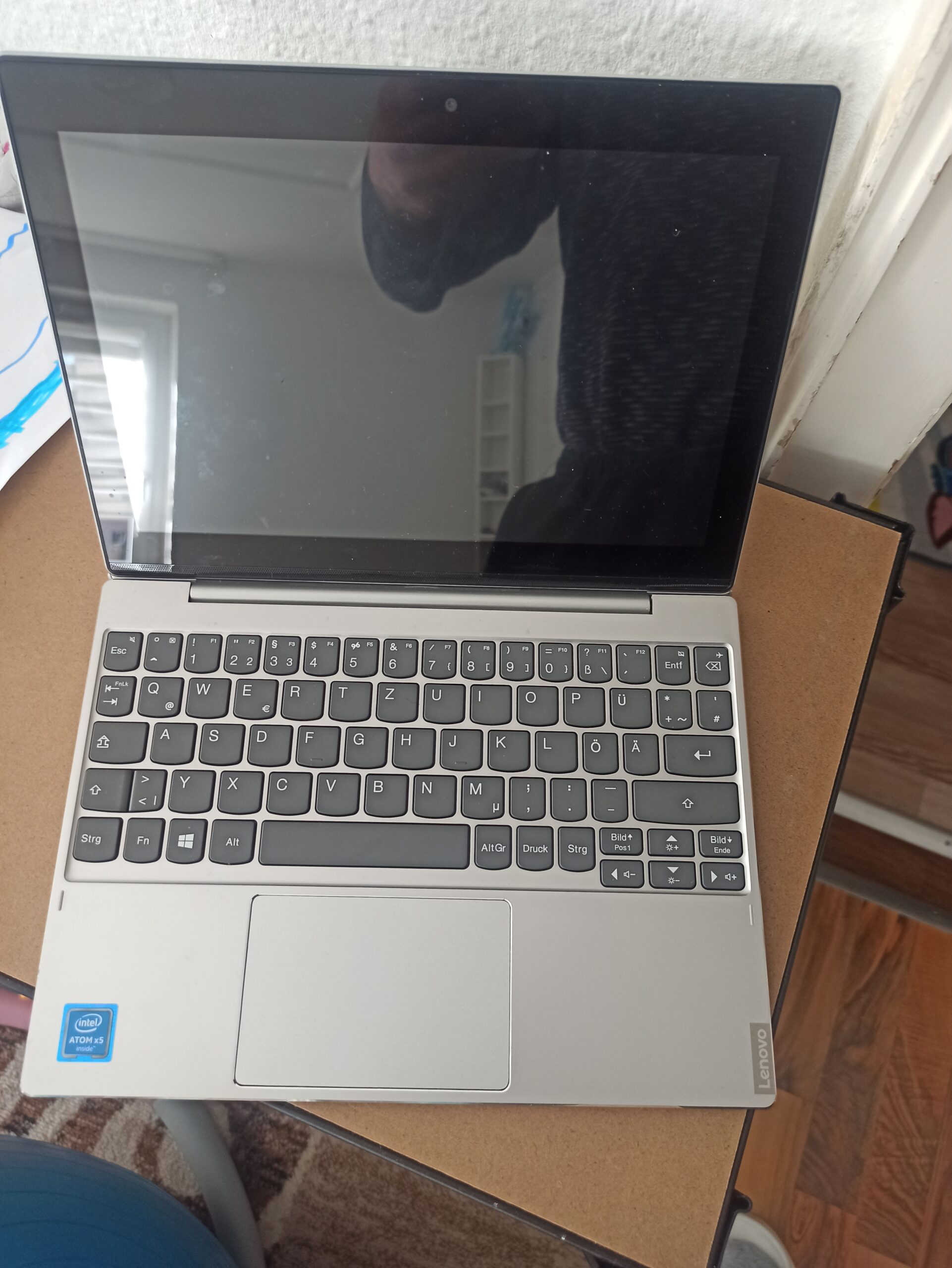 Lenovo Ideapad MIIX-310. Top Zustand