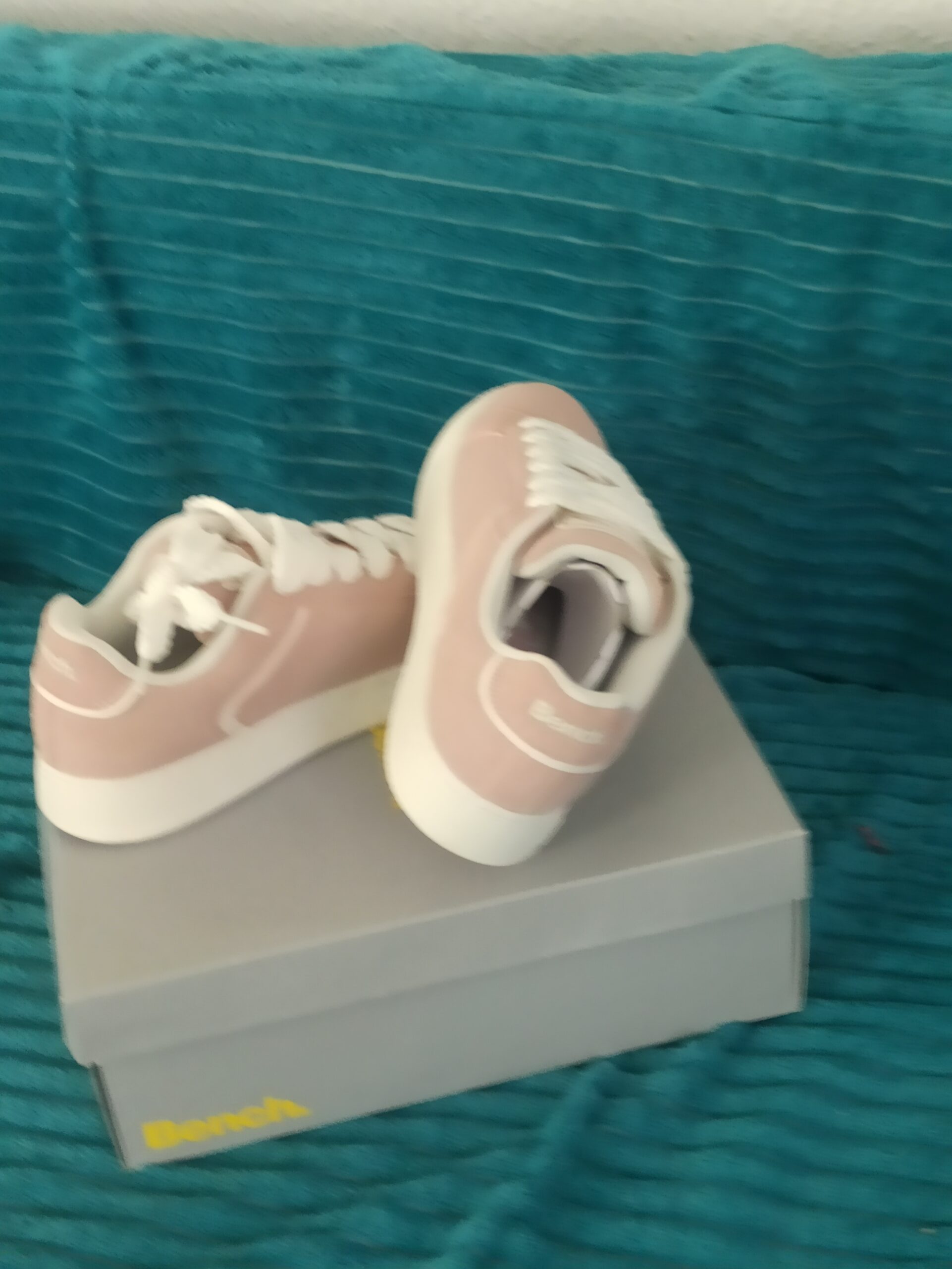 Sneaker Bench Gr.38.Neu mit Ovp.