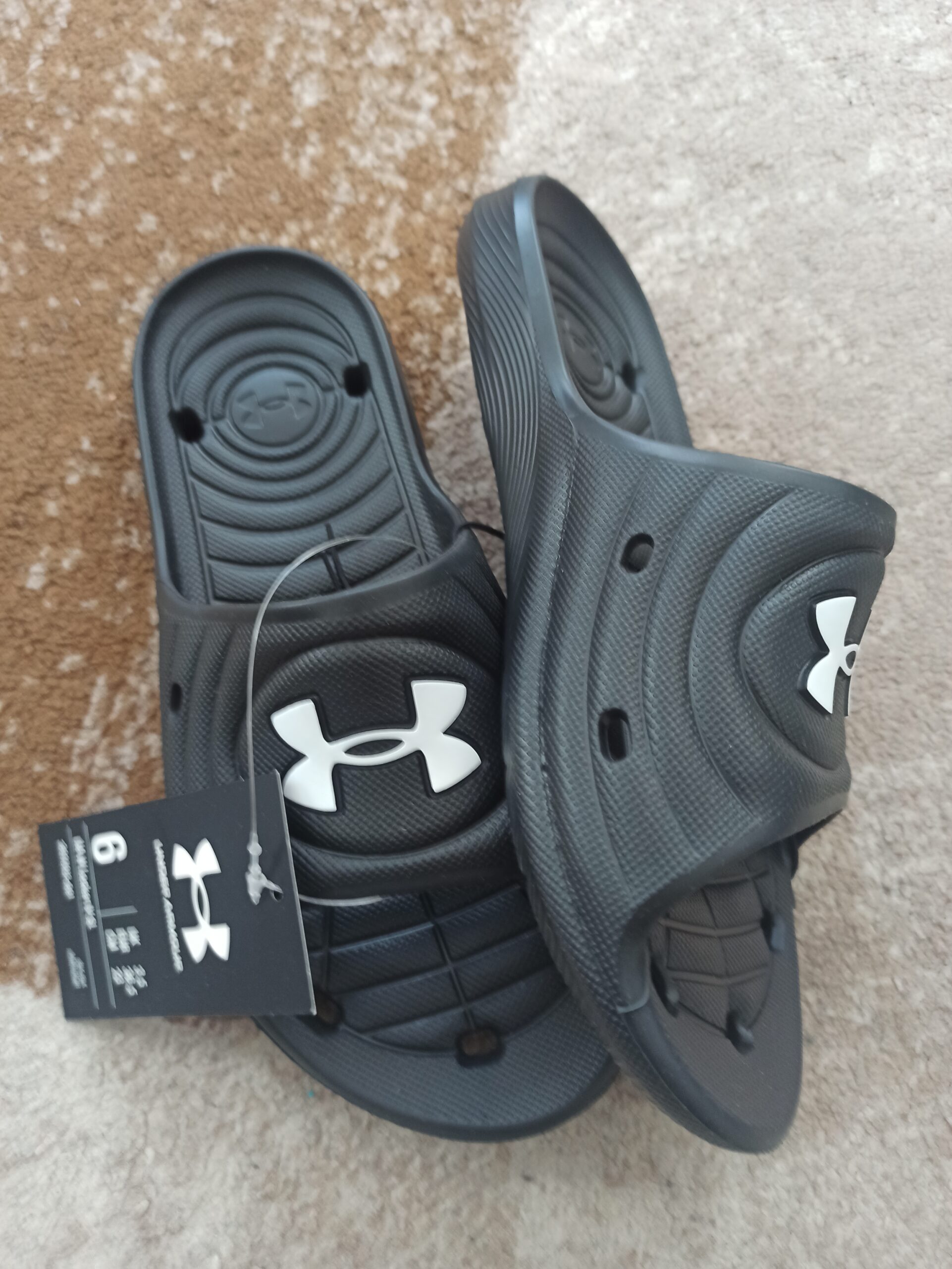 Under Armour Damen Slides / Sandalen Größe 36,5.Neu