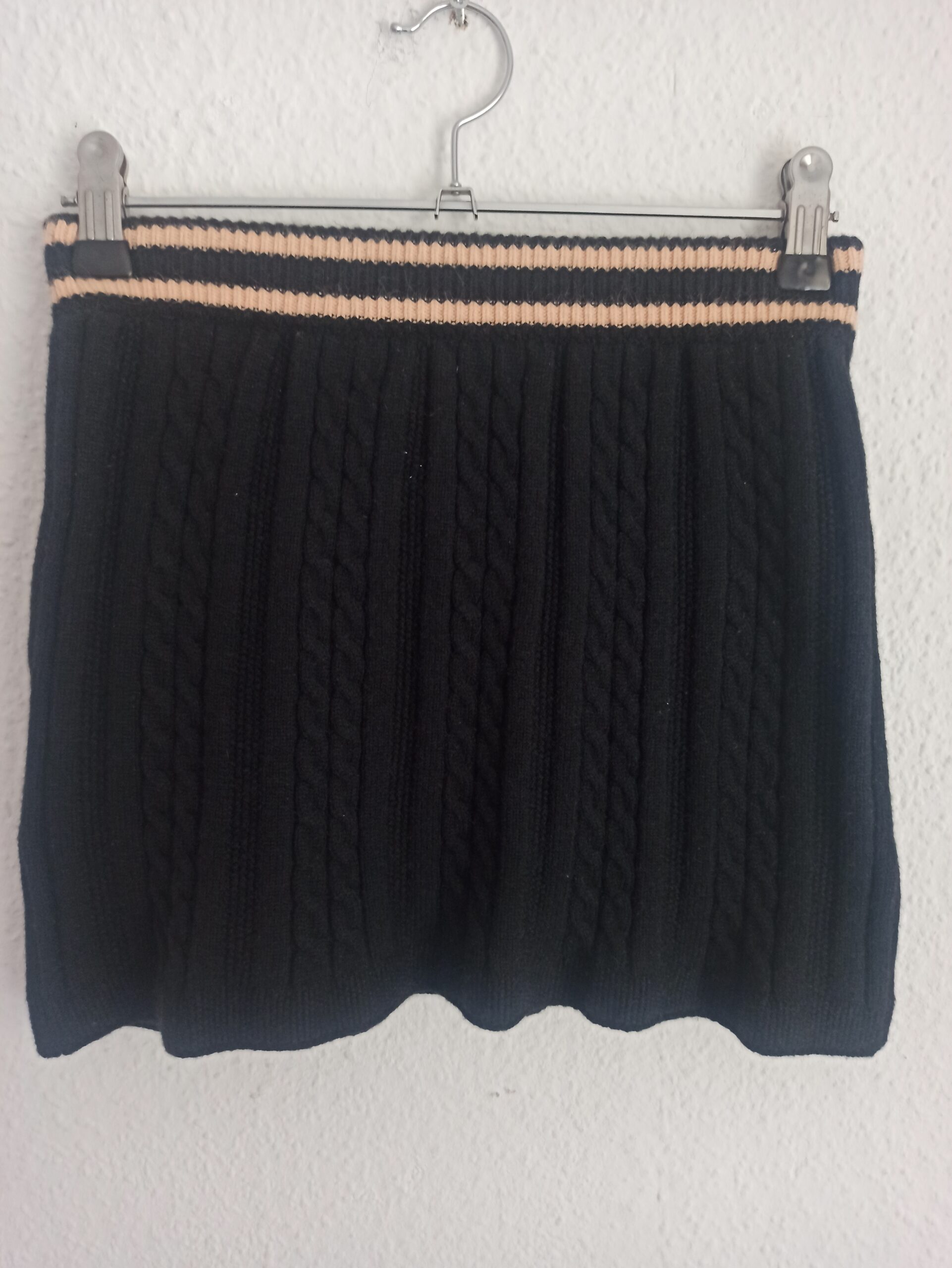 River Island Mädchen Strickrock Schwarz Gr. 128 (7–8 Jahre) – Neu mit Etikett