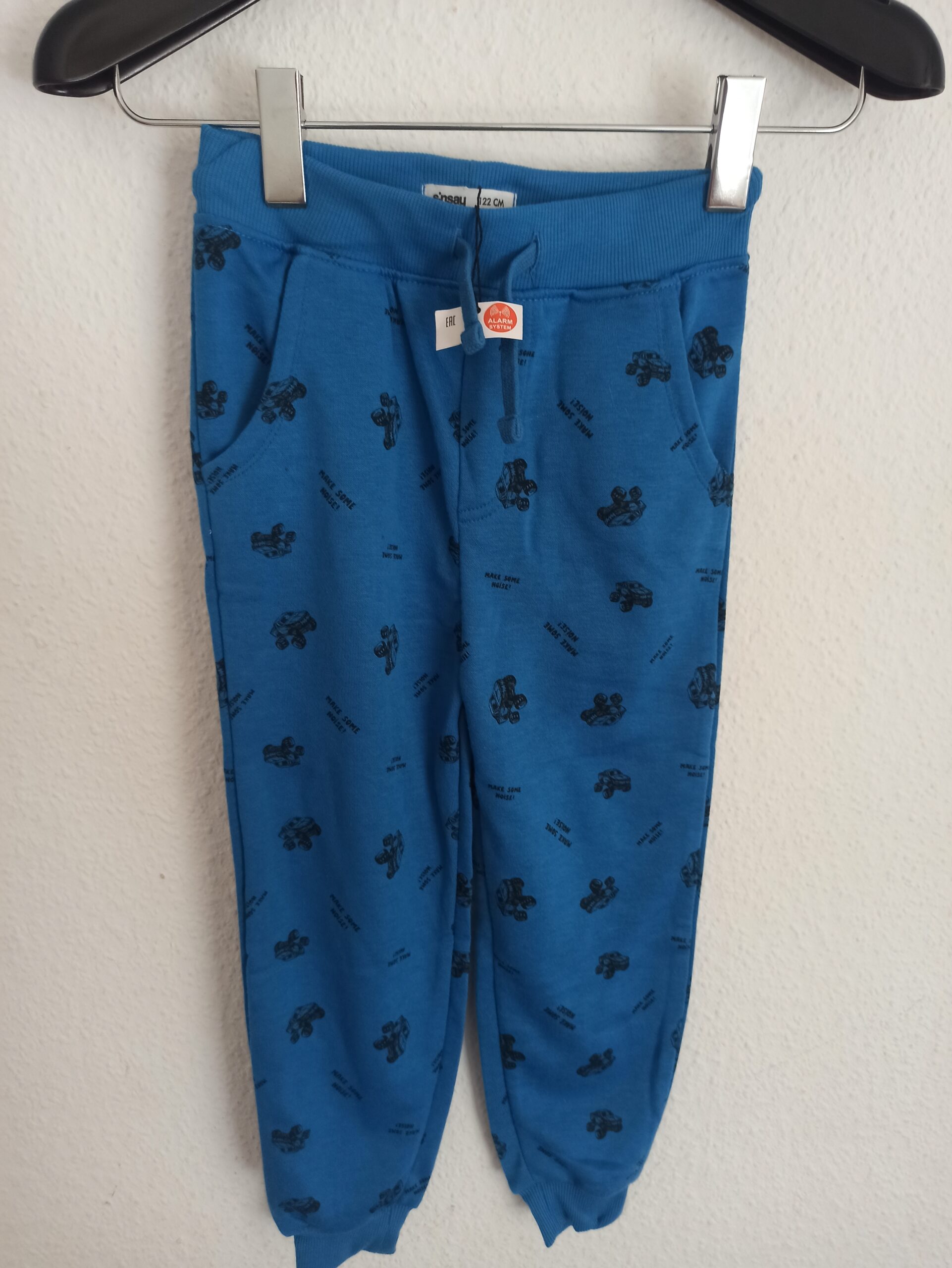 Sinsay Jungen Jogginghose Blau mit Fahrzeug-Motiv – Gr. 122