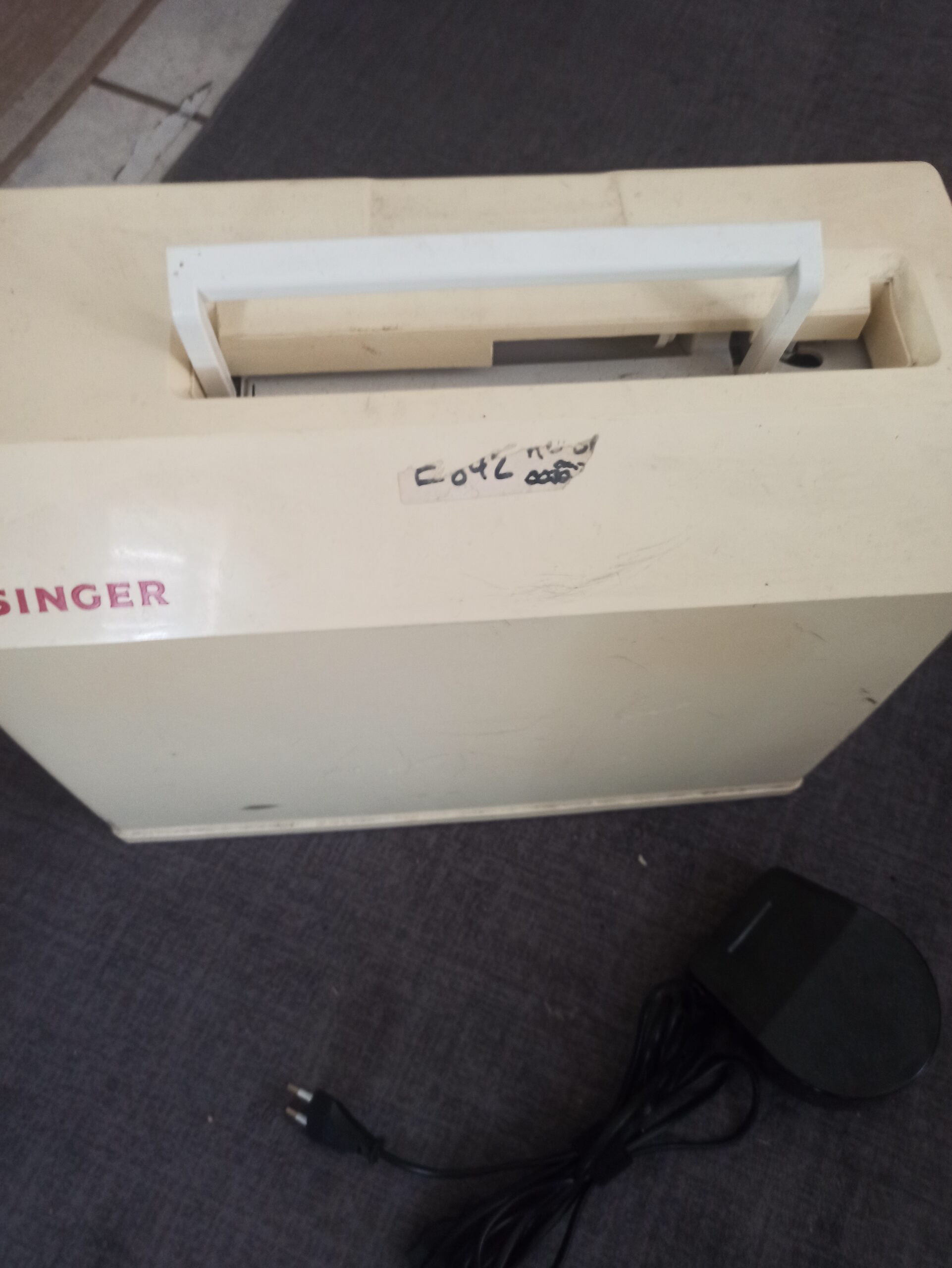 Singer Ladystar 9021 Nähmaschine Mit Fußpedal Und Koffer