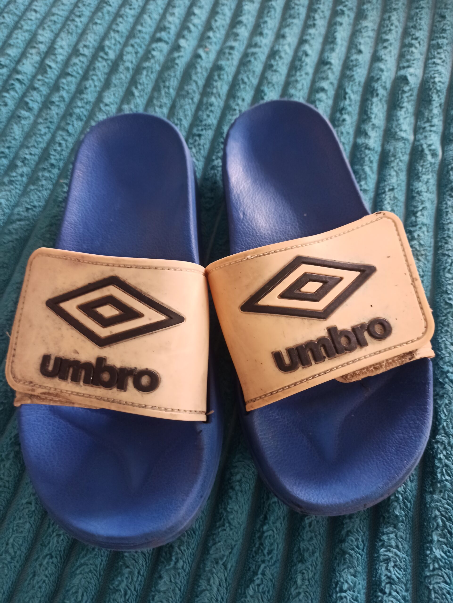 Umbro Badeschlappen Herren Gr. 40 Blau/Weiß Sportschlappen Badelatschen