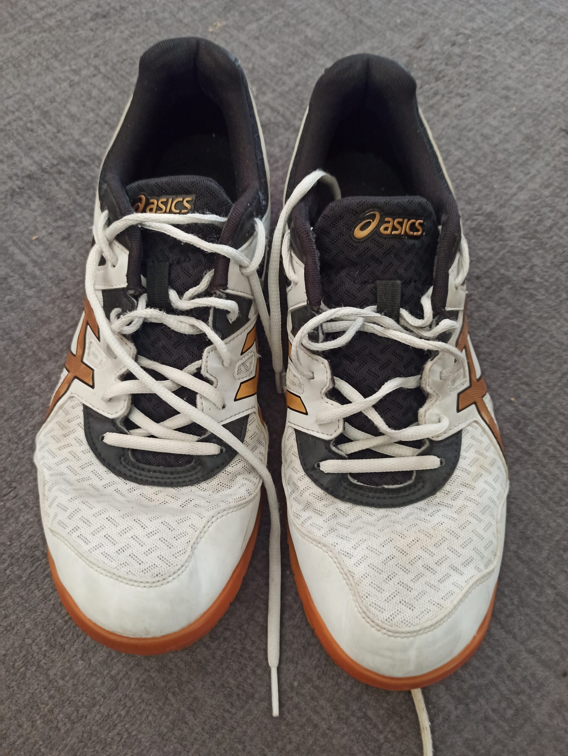 Asics Sneaker Gr. 46,5 Weiß Schwarz Indoor