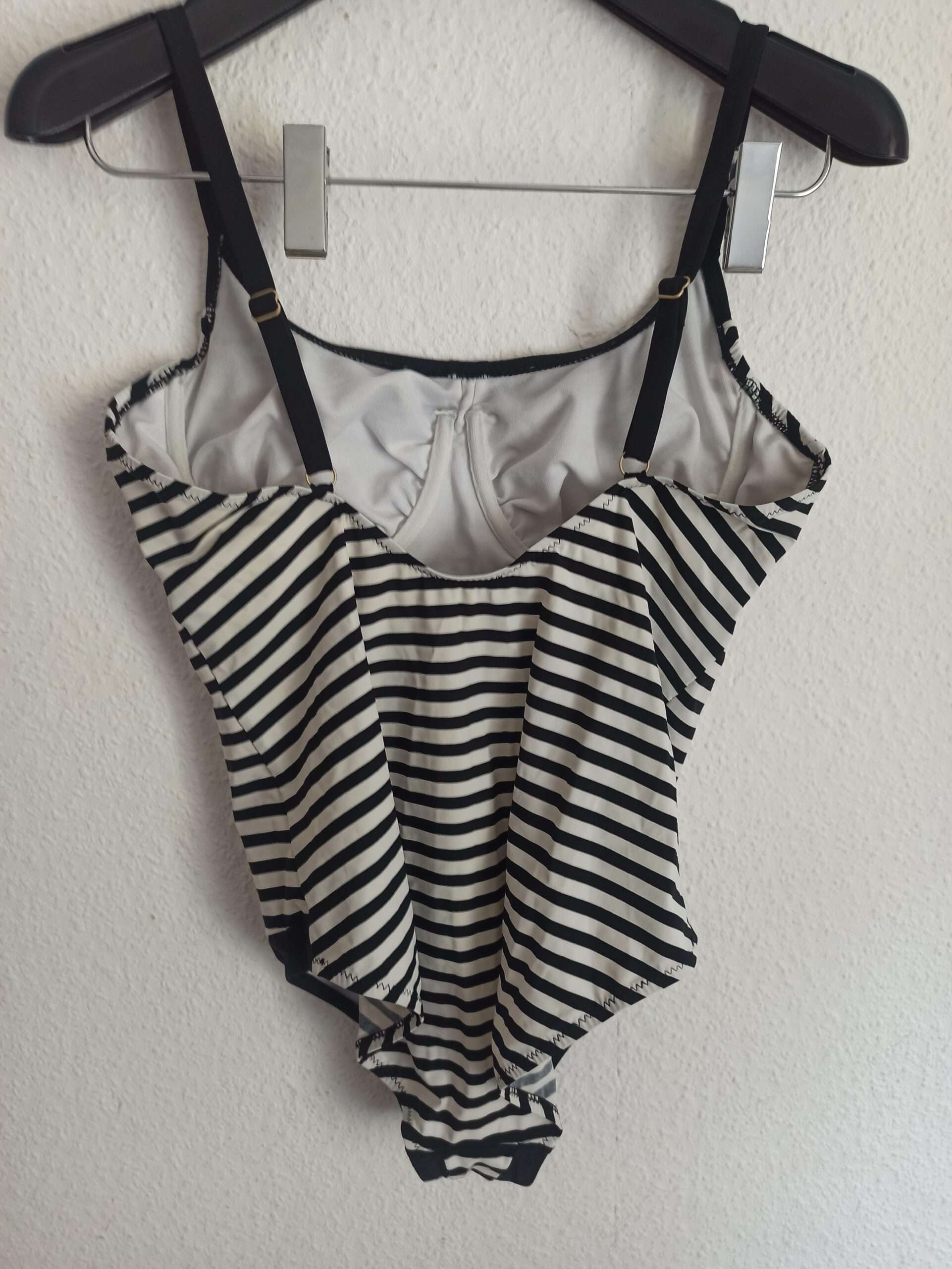 Damen Jumpsuit Größe M mit Trägern Schwarz-Weiß gestreift